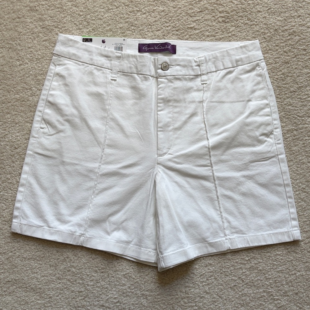 Ladies Gloria Vanderbilt Pintuck Short